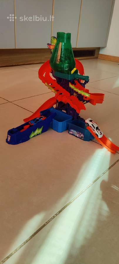 Hotwheels automobiliu trasa