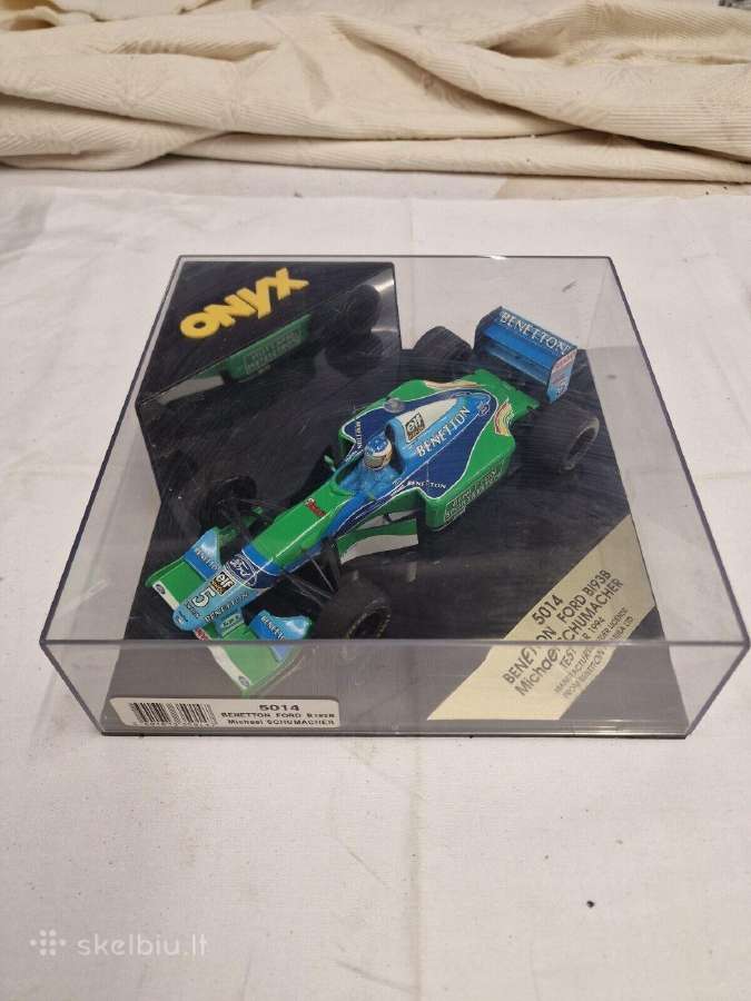 Formules f1 modelis 1:24 modeliukas