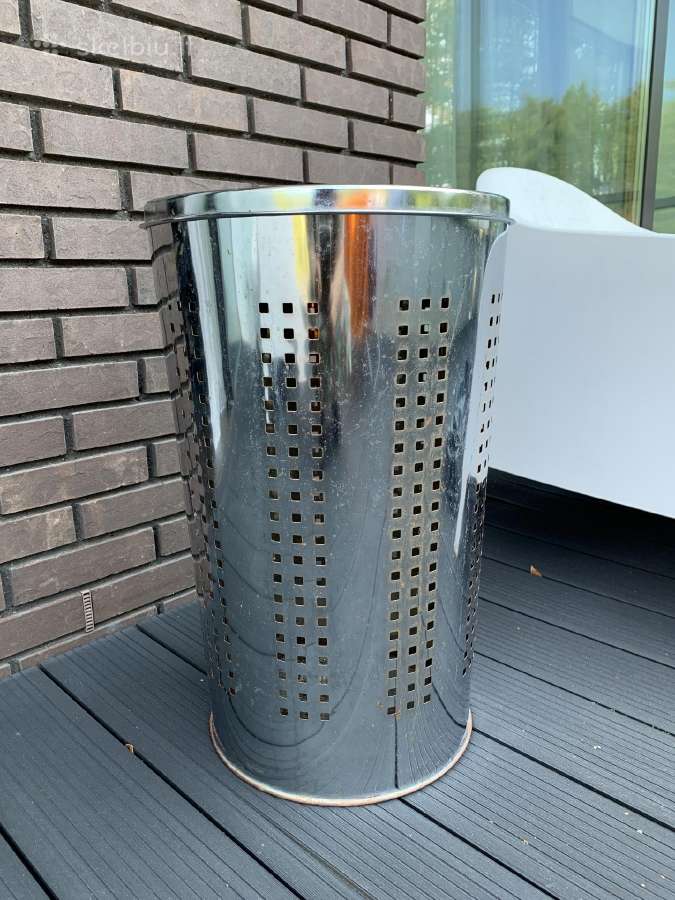 Metalinė skalbinių dėžė su dangčiu