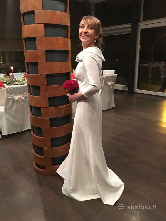 Balta vestuvinė suknelė