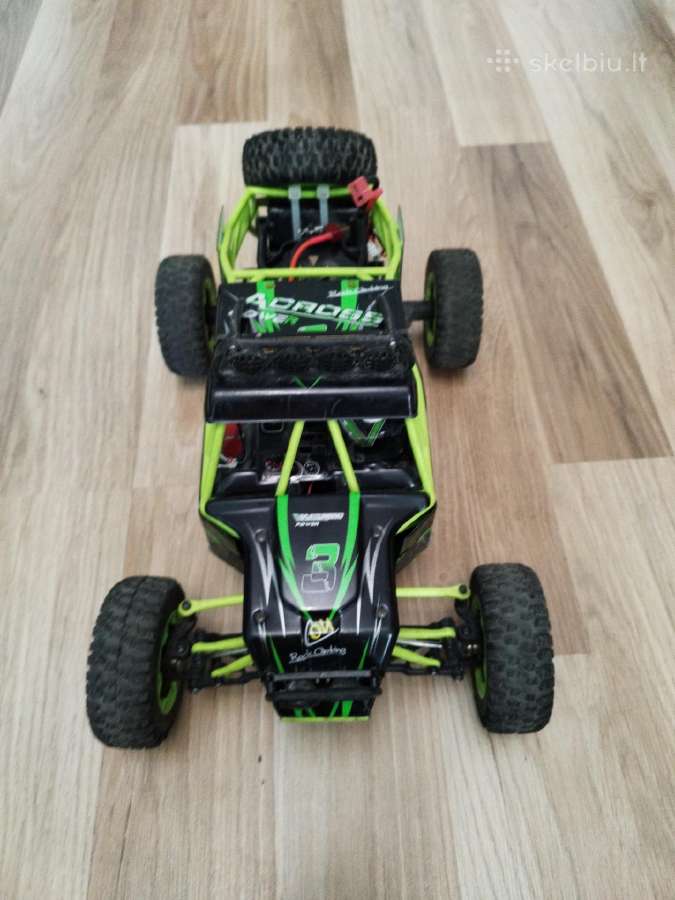 Mašinyte su pultu wltoys12428 puikioj būsenoj