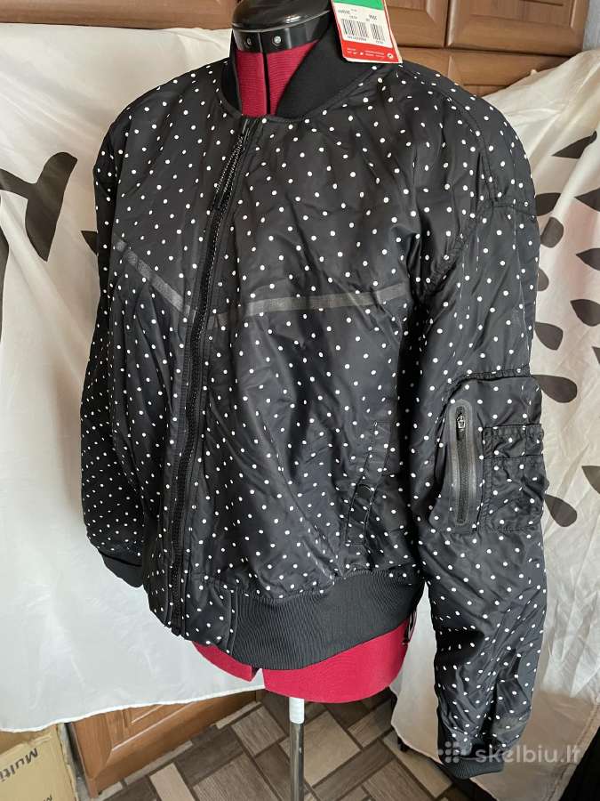 Nauja Nike striuke
