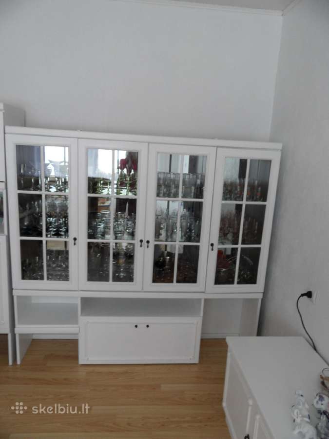 Vitrina su stiklais kaina 95e
