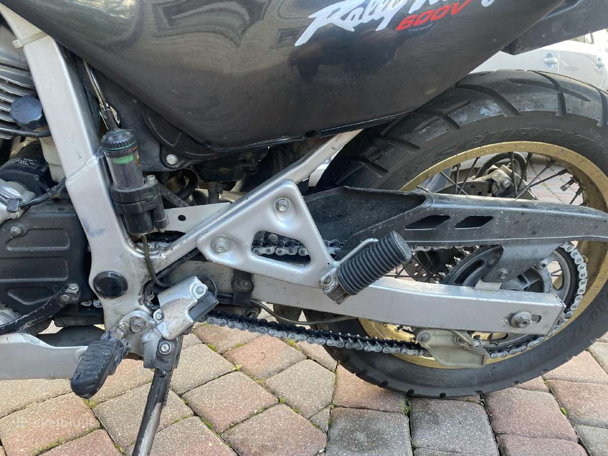 Honda transalp 600 dalys - nuotraukos Nr. 8