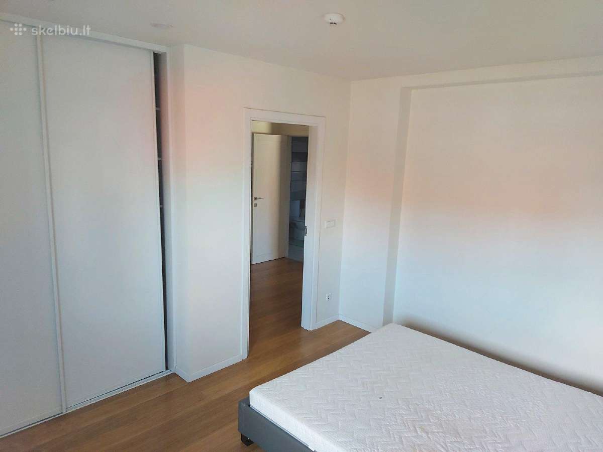 Išnuomojamas erdvus 3 kamb. butas miesto centre - nuotraukos Nr. 7