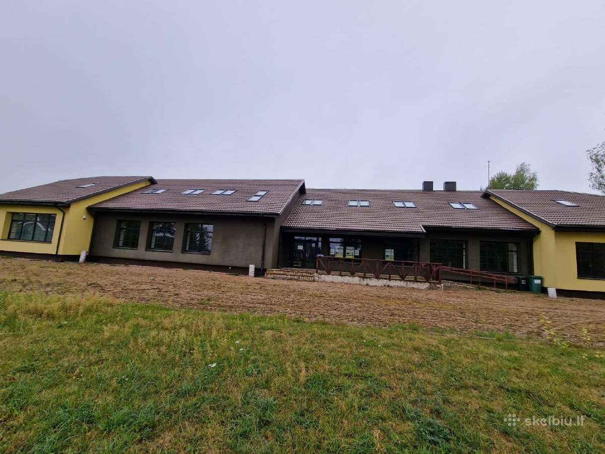 Parduodamas pastatas su žemės sklypu