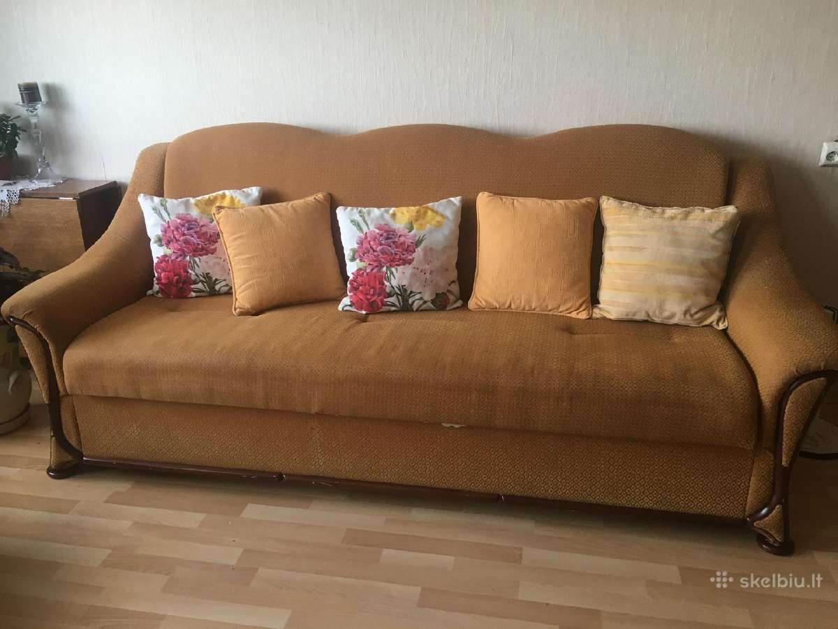 Svetainės komplektas su foteliu ir dviem pufais. - nuotraukos Nr. 2