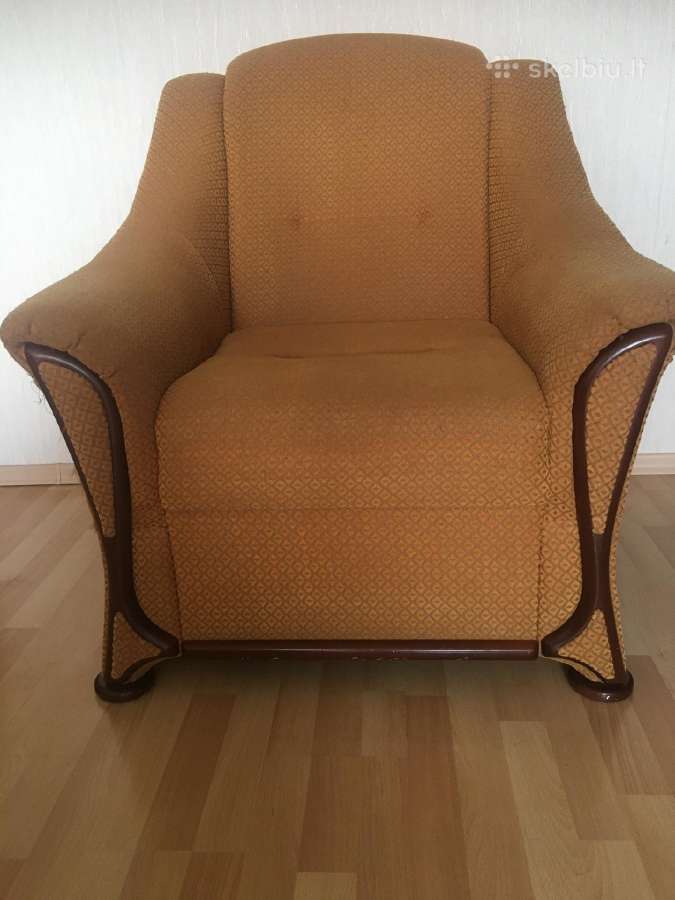 Svetainės komplektas su foteliu ir dviem pufais. - nuotraukos Nr. 3