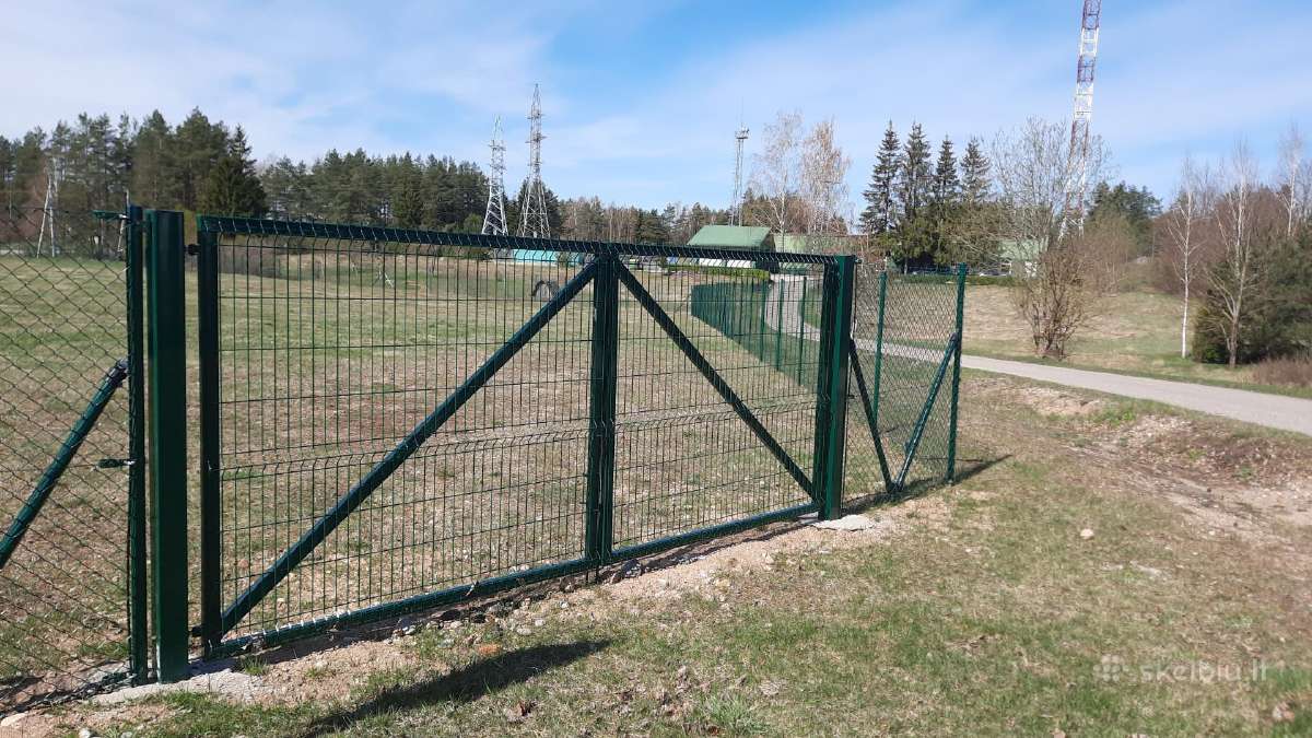 Segmentiniai dvivėriai vartai
