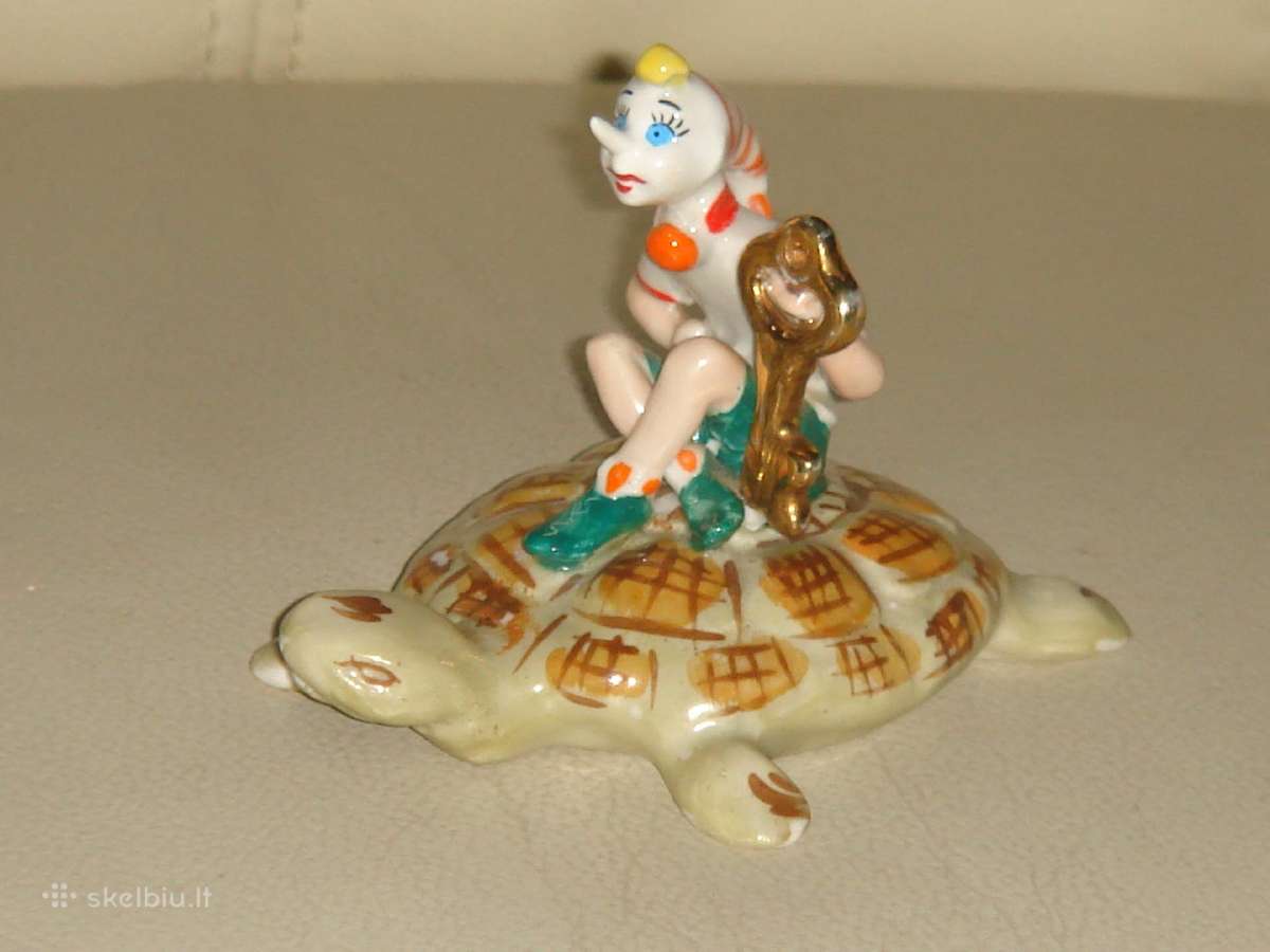Buratino statulele