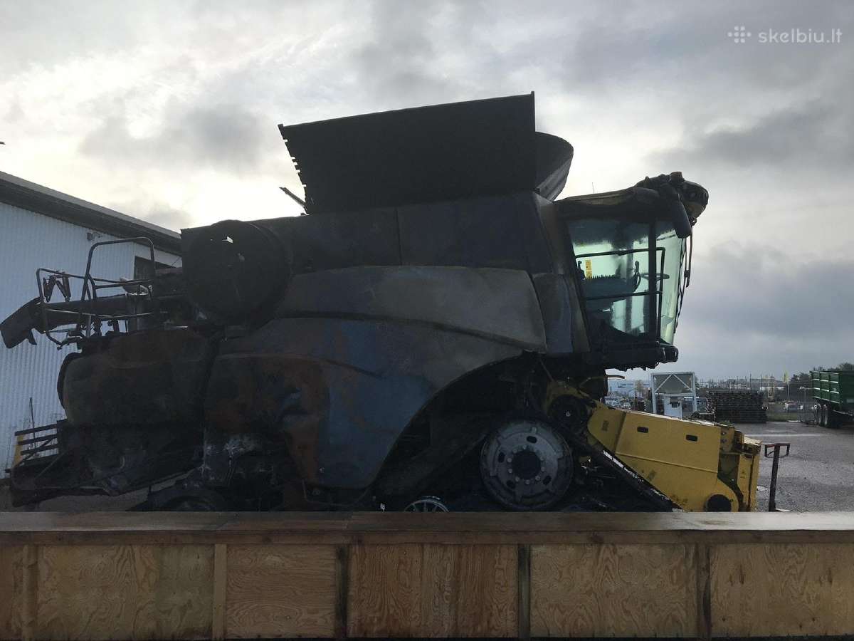 Kombainas New Holland Cr9.90 Ardomas Dalimis - nuotraukos Nr. 4