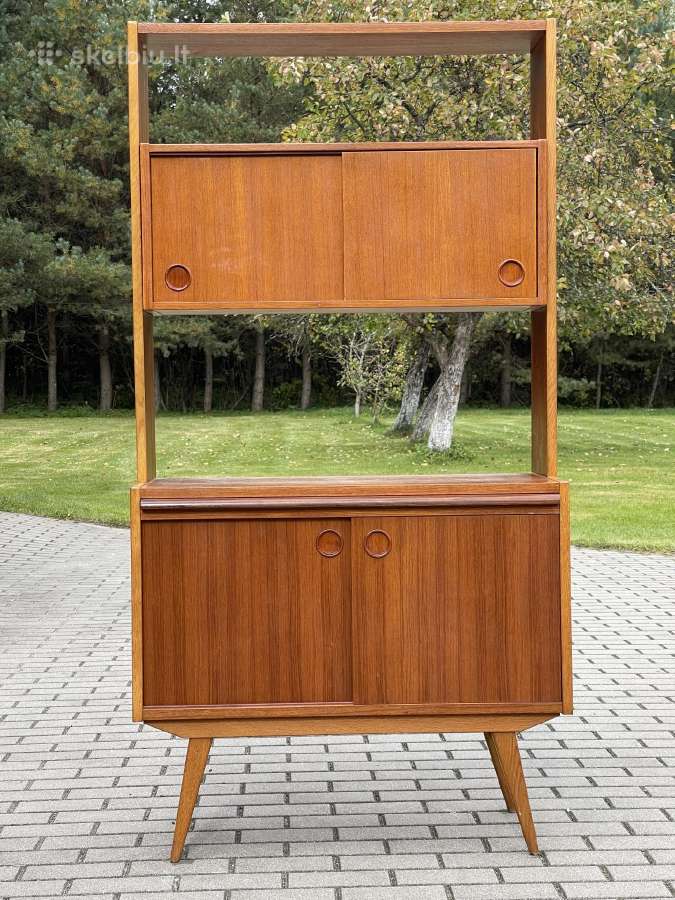 Scandinaviska tikmedzio spintele mid century!