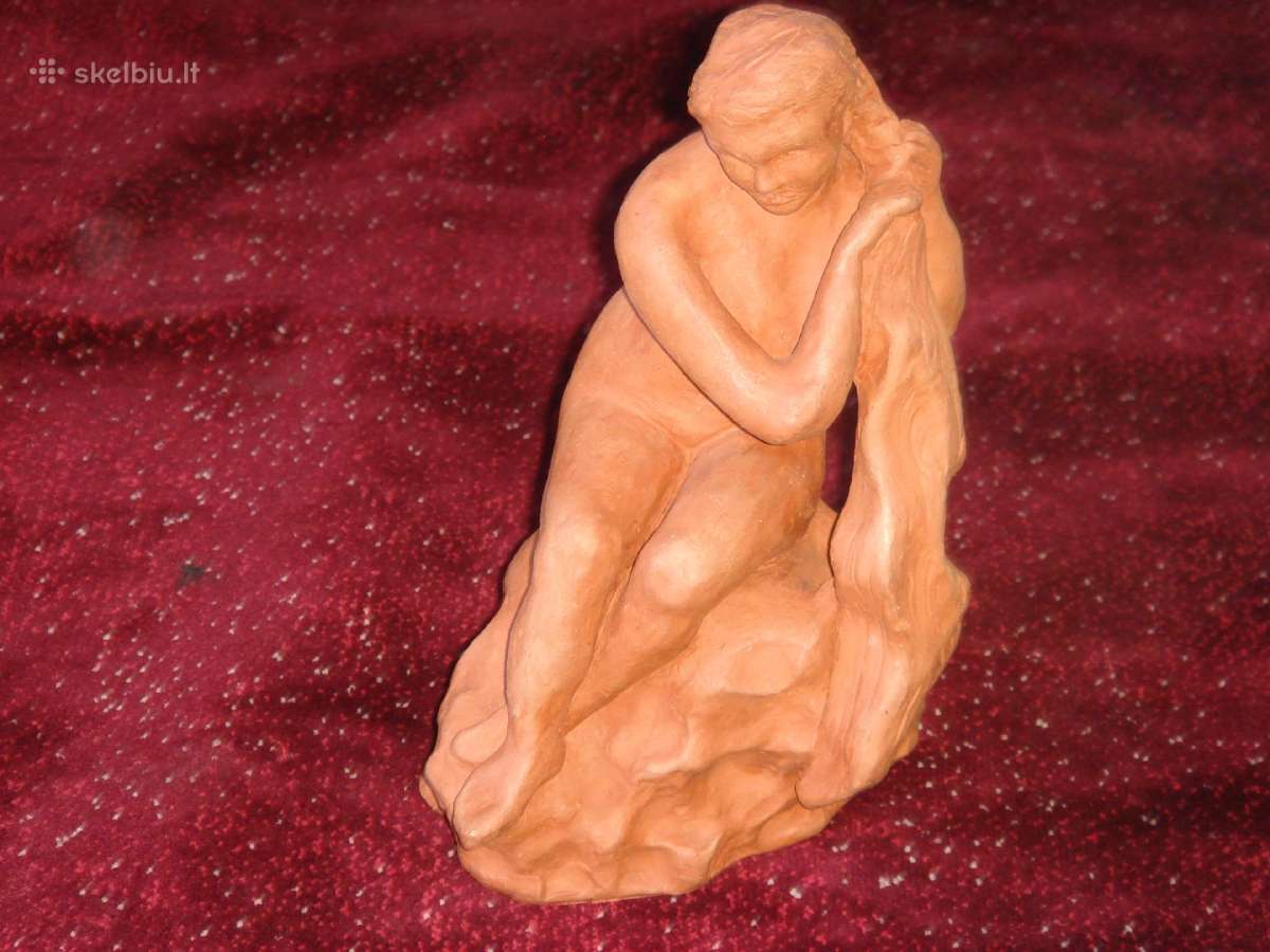 Ltsr laiku statulele
