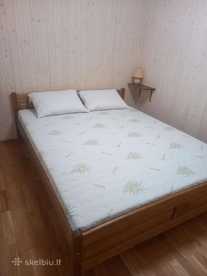 Namelis poilsiui su kubilu