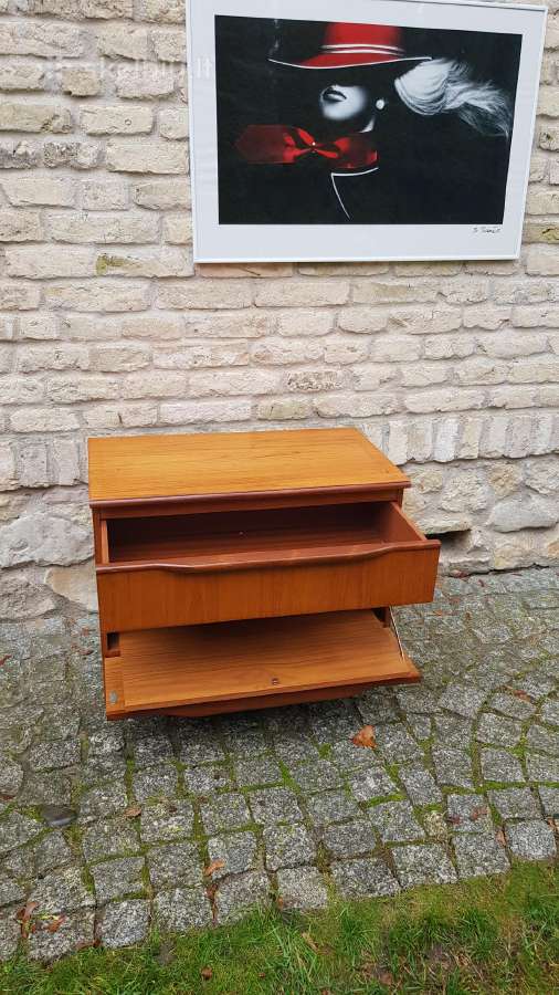 Vintažinė mid century riešutmedž TV/audio spintelė - nuotraukos Nr. 2
