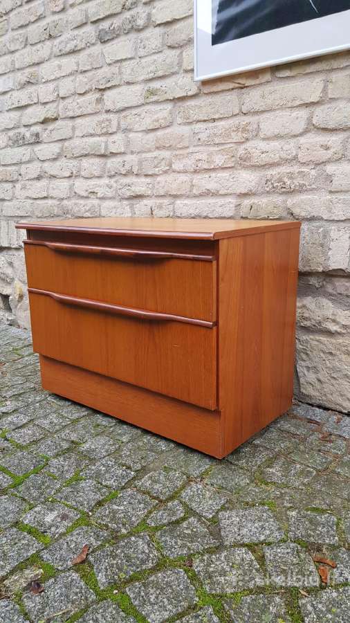Vintažinė mid century riešutmedž TV/audio spintelė