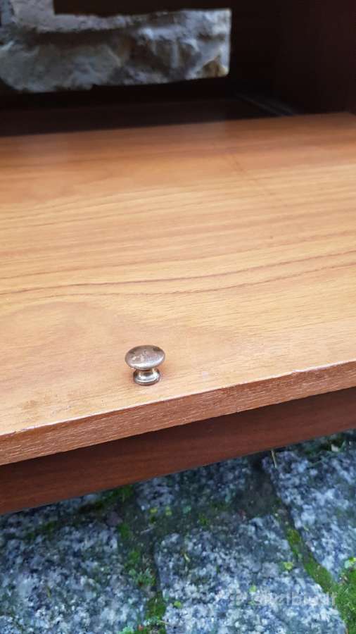 Vintažinė mid century riešutmedž TV/audio spintelė - nuotraukos Nr. 16