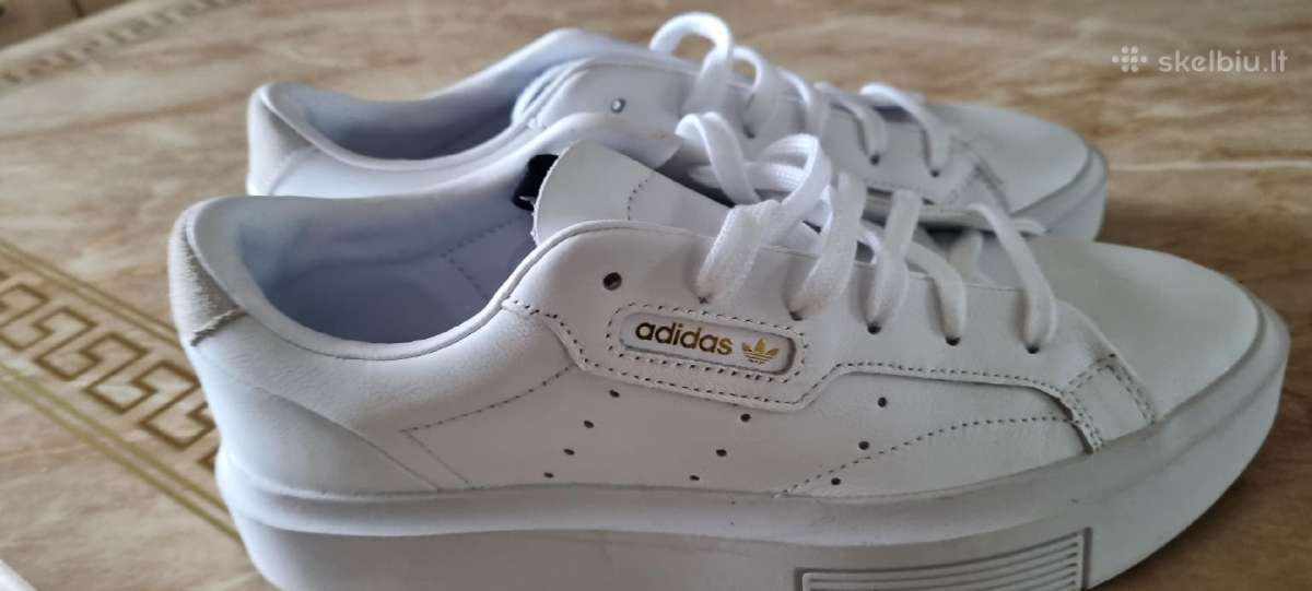Nauji Adidas kedai