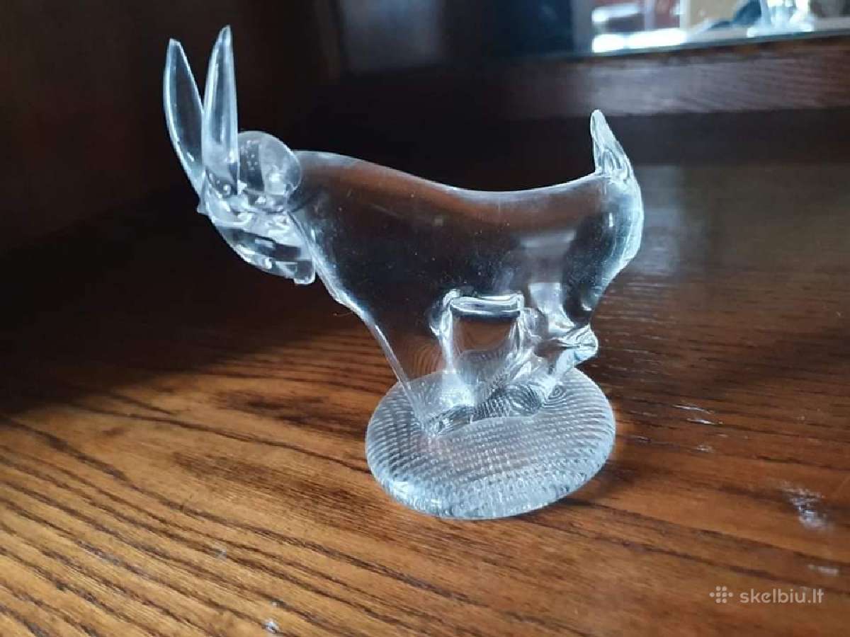 Stiklinė skulpturėlė