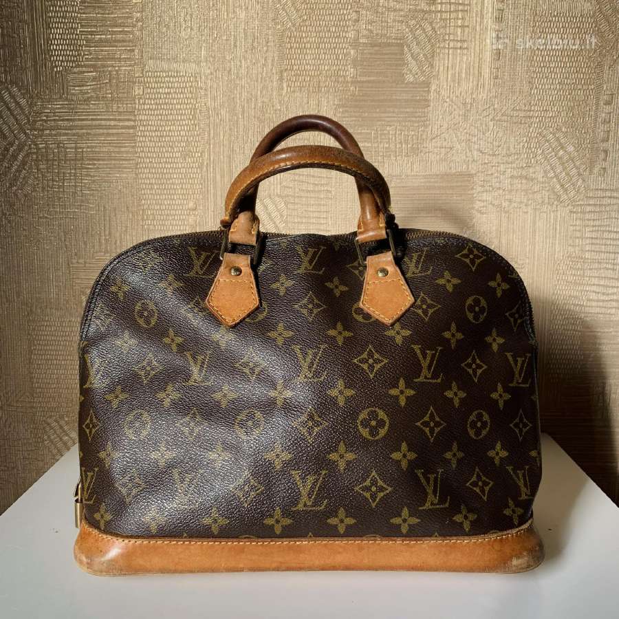 The LV bag (fake or real) remains one of India's most aspirational