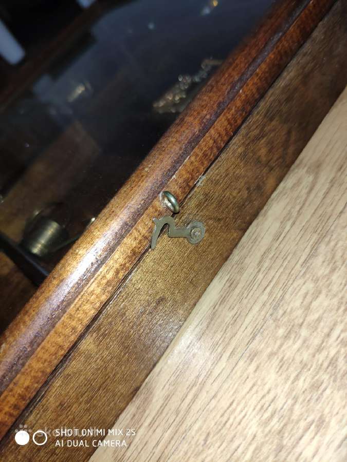 Kolekcinės miniatūros su pakabinama lentynėle - nuotraukos Nr. 5