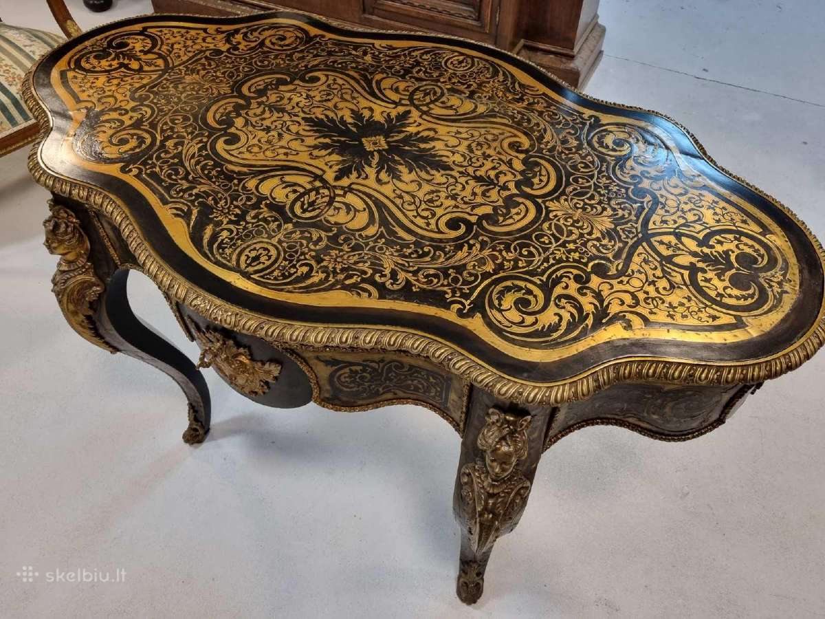 Boulle stiliaus stalas. 1850 - 1900 metai.