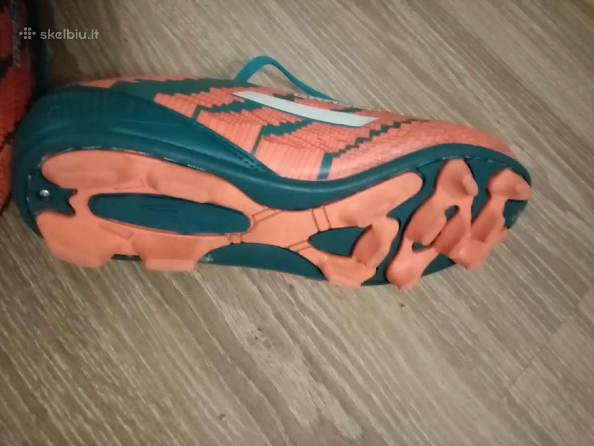 Futbolo batai - nuotraukos Nr. 2