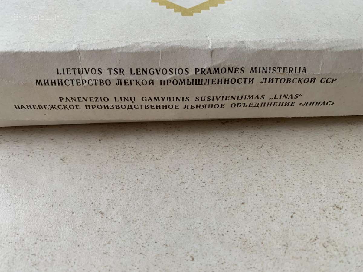 Tarybinė Staltiesė su servėtėlėmis