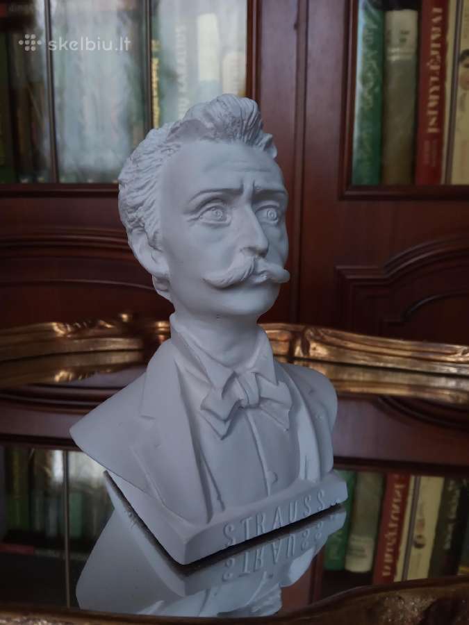 J. Štrauso biustas