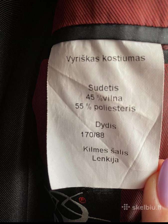 Juodas lengvai dryžuotas kostiumas - nuotraukos Nr. 7