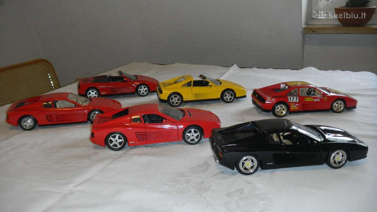 1:18 Ferrari hot wheels bburago mira modeliai