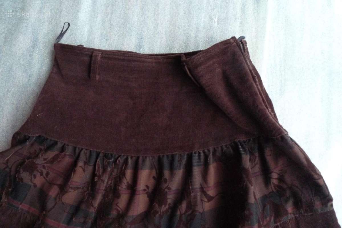 Sijonas su velvetu platejantis iki keliu - nuotraukos Nr. 2