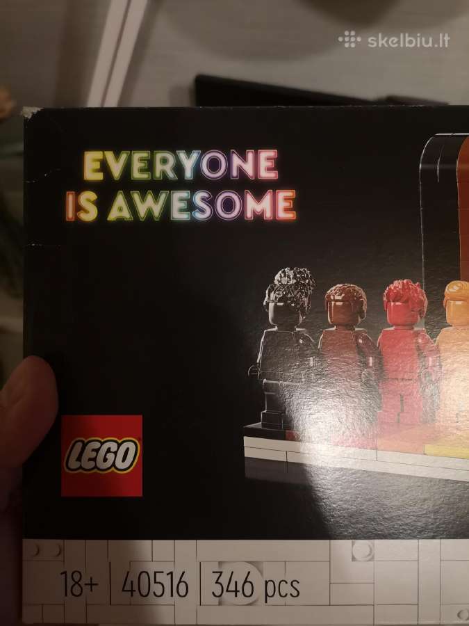 40516 Lego everyone is awesome