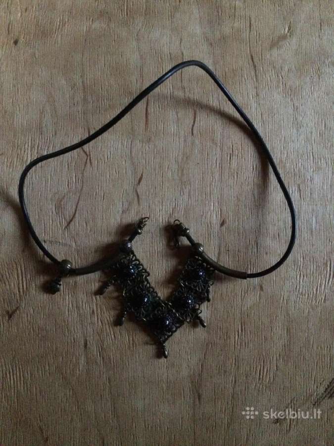 Pakabukas. Zalvaris, oda, naturalus akmenukai