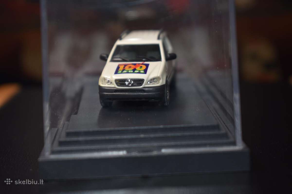 Nauj Mercedes Benz Ml 320, mini vitrinoje. M 1:87. - nuotraukos Nr. 3