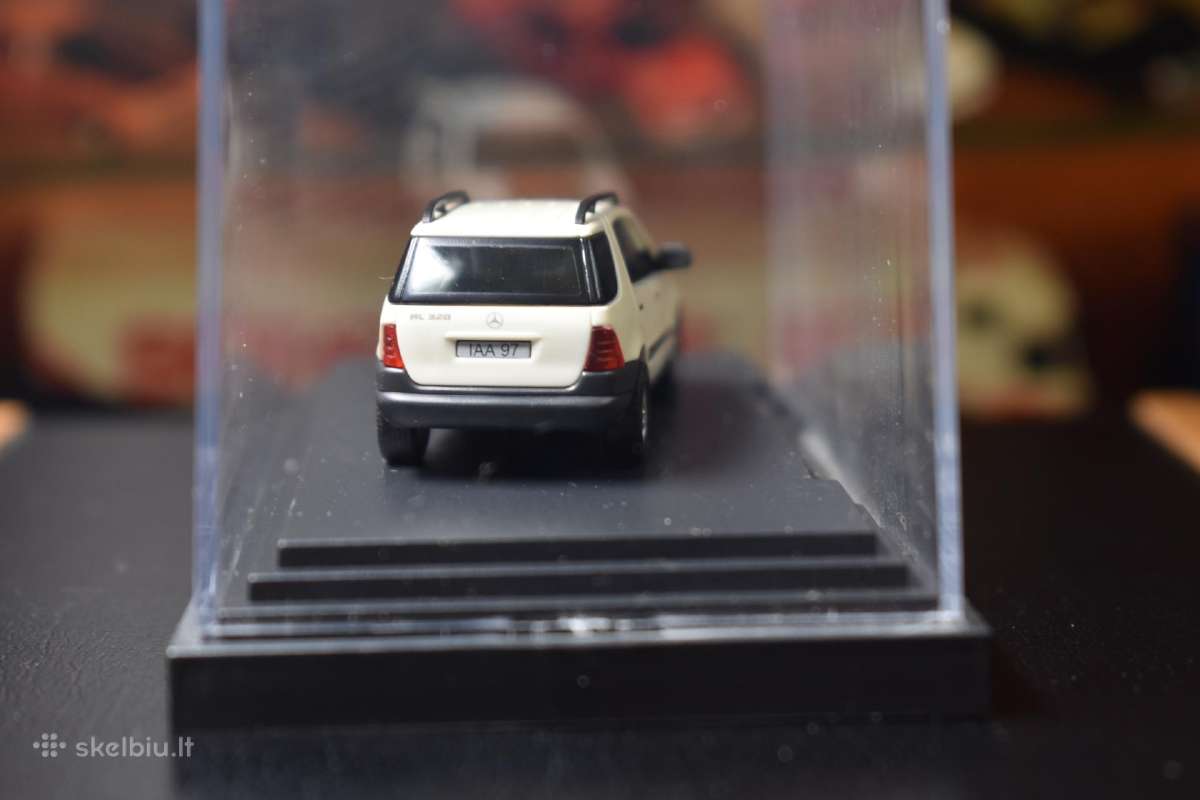 Nauj Mercedes Benz Ml 320, mini vitrinoje. M 1:87. - nuotraukos Nr. 4