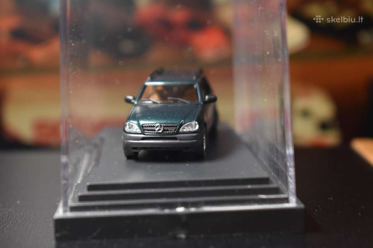 Nauj Mercedes Benz Ml 320, mini vitrinoje. M 1:87. - nuotraukos Nr. 7