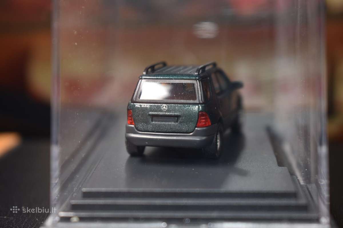 Nauj Mercedes Benz Ml 320, mini vitrinoje. M 1:87. - nuotraukos Nr. 8