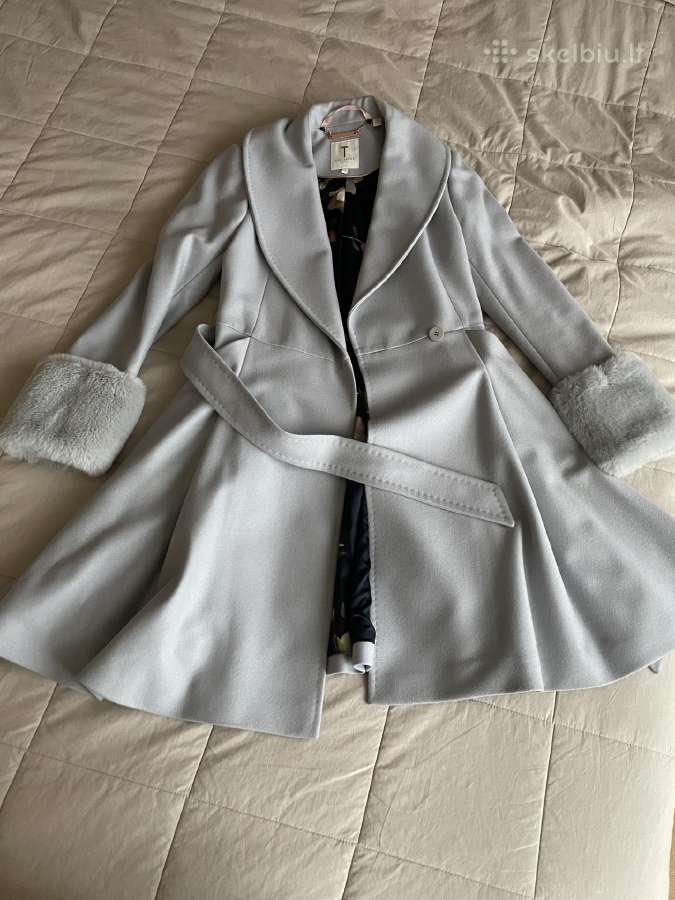 Ted Baker paltukas su kailiniais manzetais