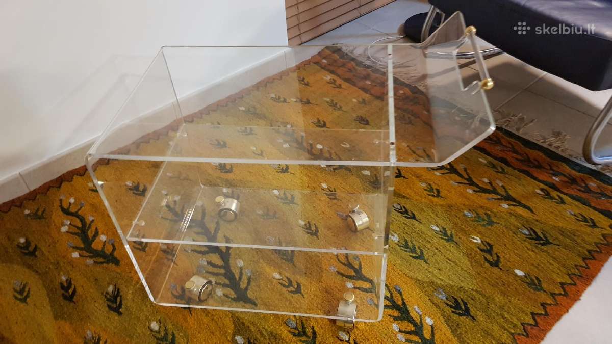 Vintažinis mid century poliakrilo staliukas