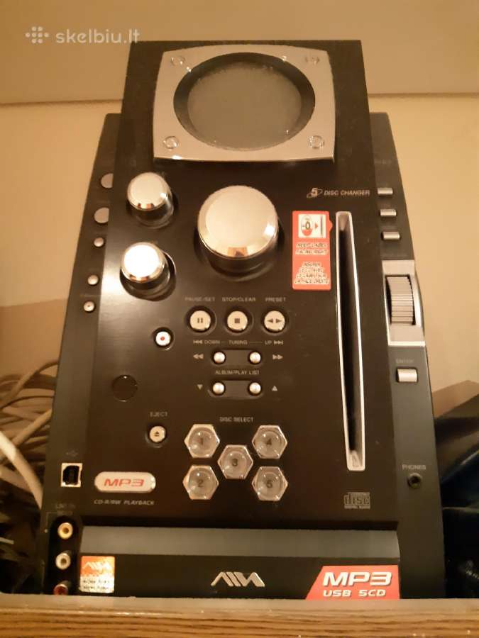 Muzikinis centras Aiwa su 2 garso kolonėlėmis