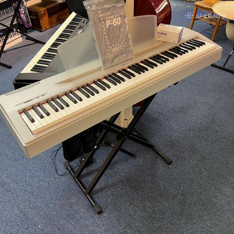 Korg Sp-170s,roland G-800,technics Kn-6000 Yamaha,