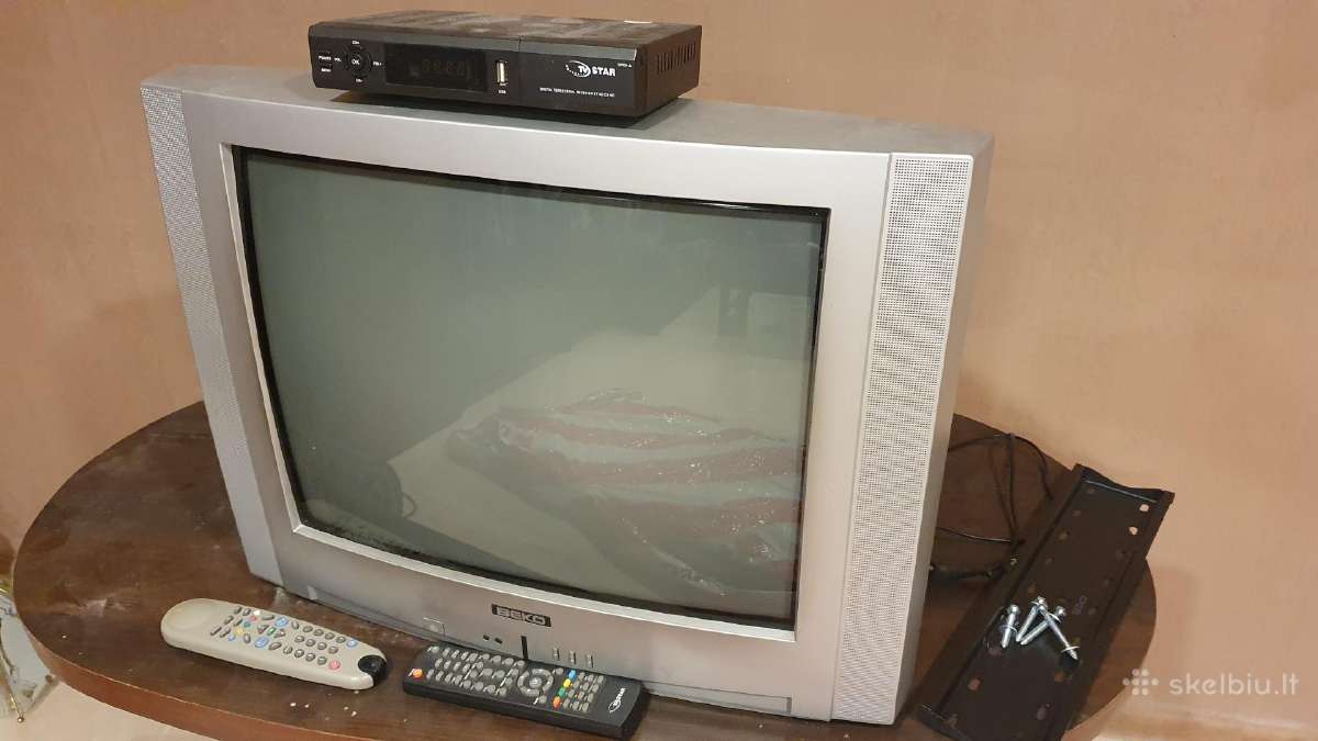 TV su priedeliu