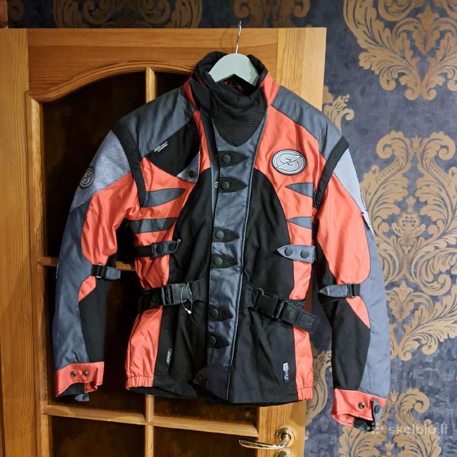 Moto striukė S dydžio
