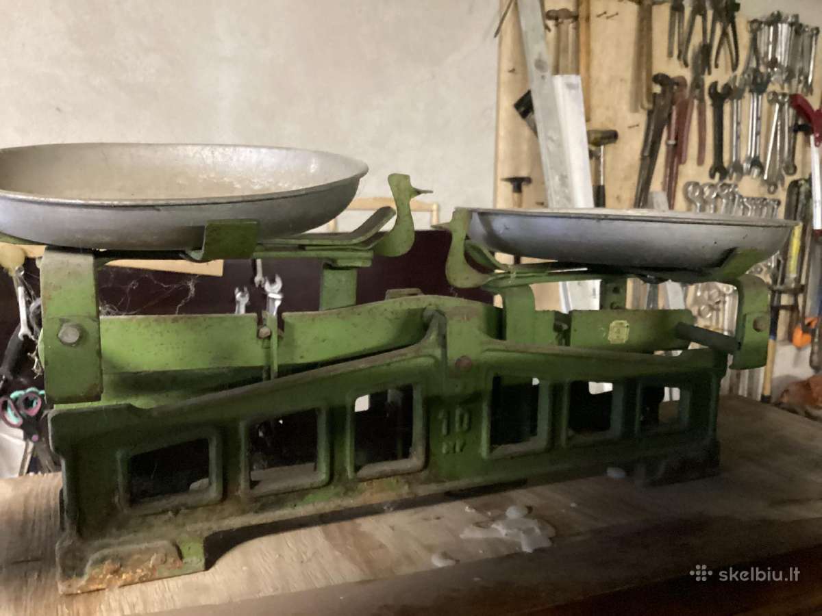 Senovinės metalinės svarstyklės