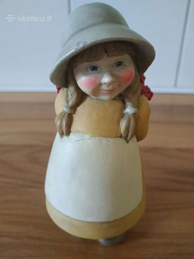 Mergaitės statulėlė "Skandinavė"