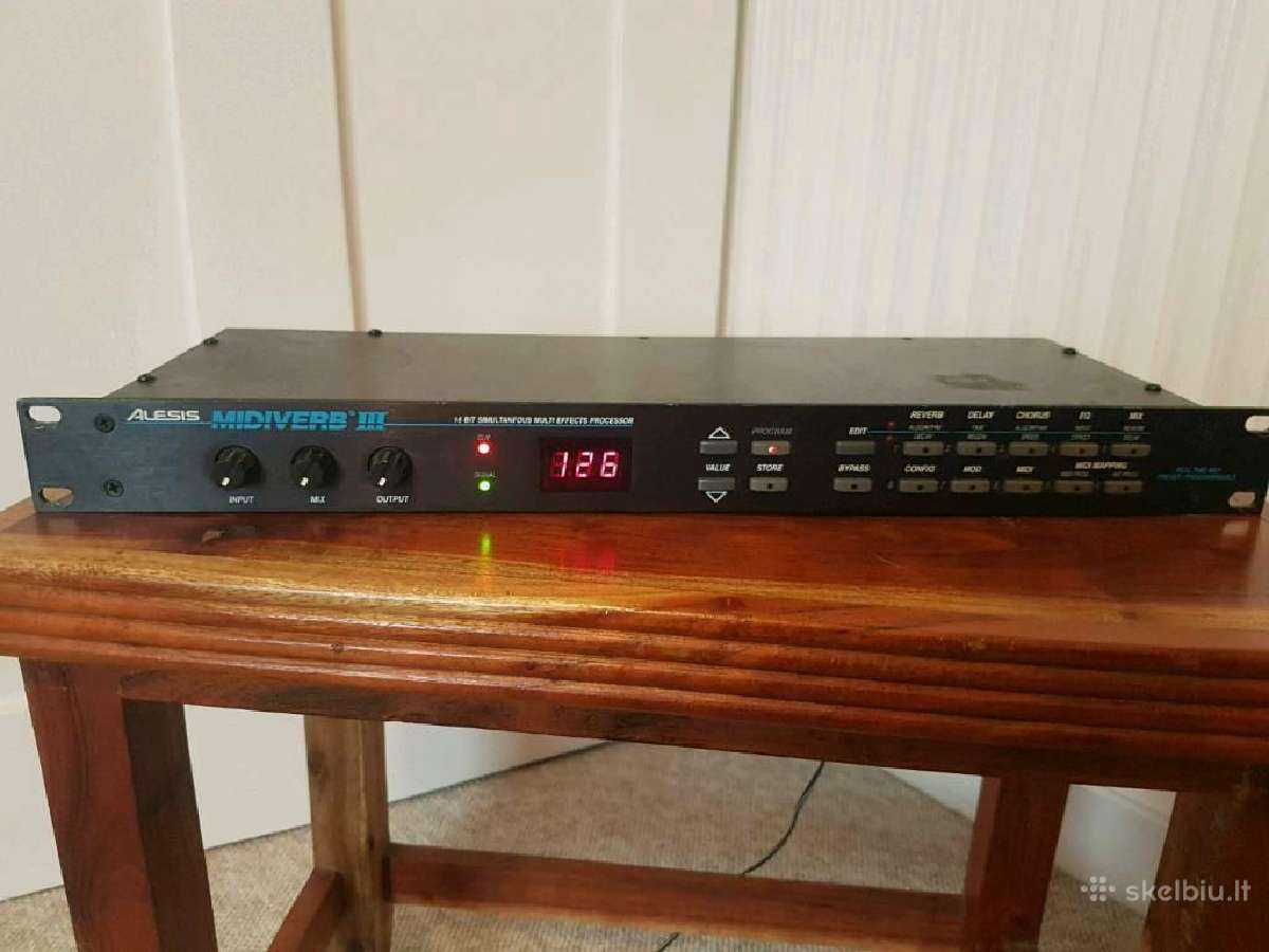 Dinacord Tube , Ibanez GX-30, Shure Sm 58, Roland, - nuotraukos Nr. 6