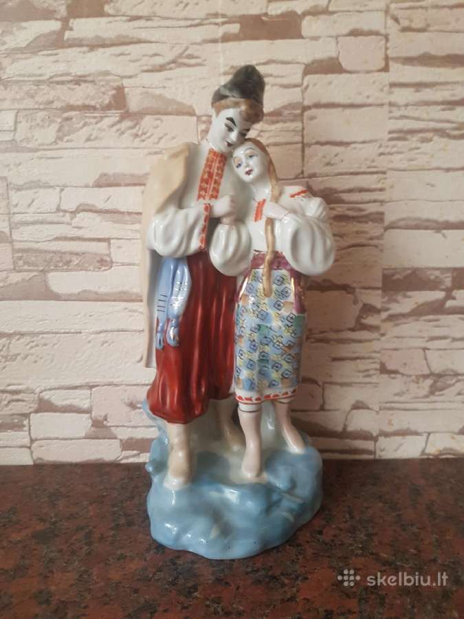 Tarybine statulele geguzes naktis
