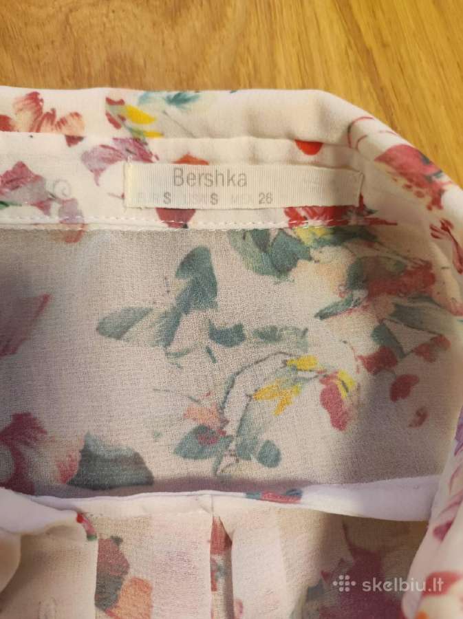 Bershka romantiška palaidinė su drugeliais - nuotraukos Nr. 15