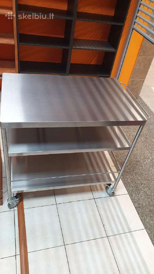 Serviravimo vežimelis ant ratuku